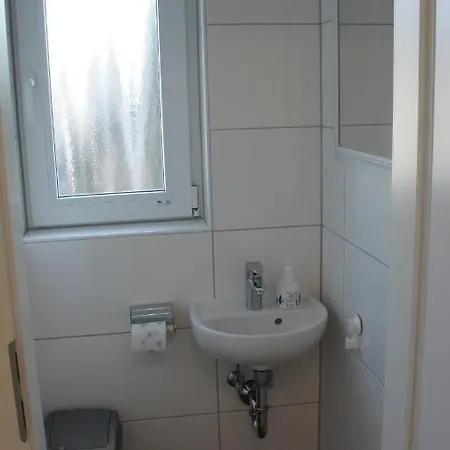 Gaestehaus Am Flughafen Inn Dusseldorf