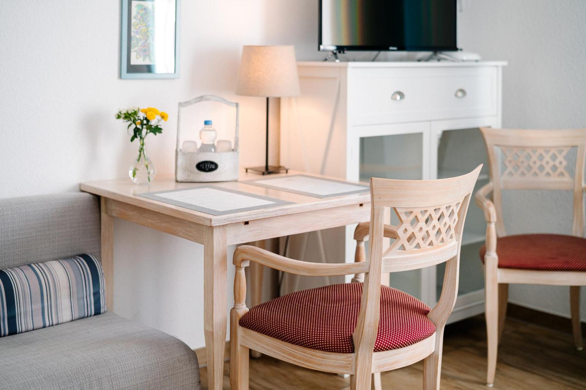 Gaestehaus Am Flughafen Düsseldorf